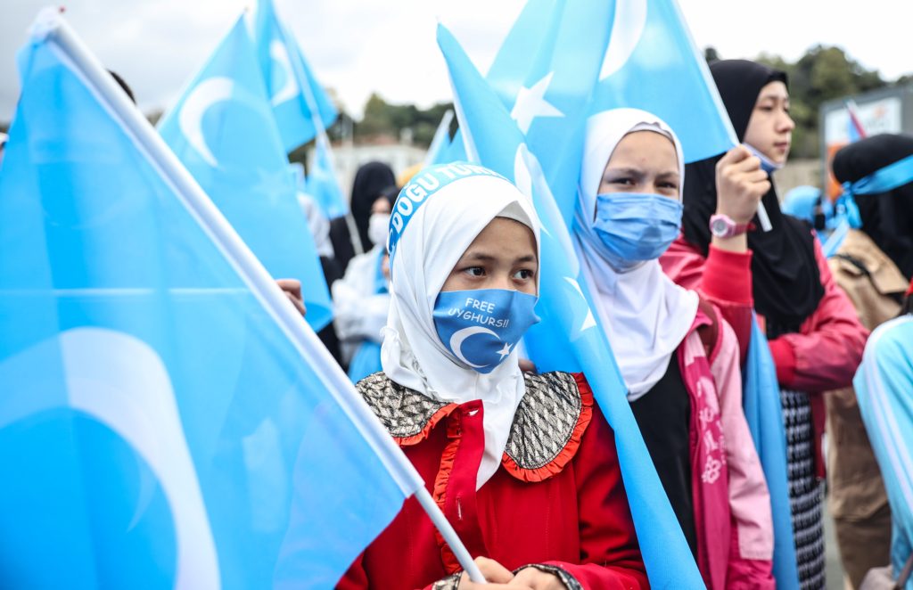 مدينة إسطنبول شهدت مظاهرة احتجاجاً على انتهاكات حقوق الإنسان في إقليم "تركستان الشرقية" ذي الغالبية المسلمة في الصين/ الأناضول