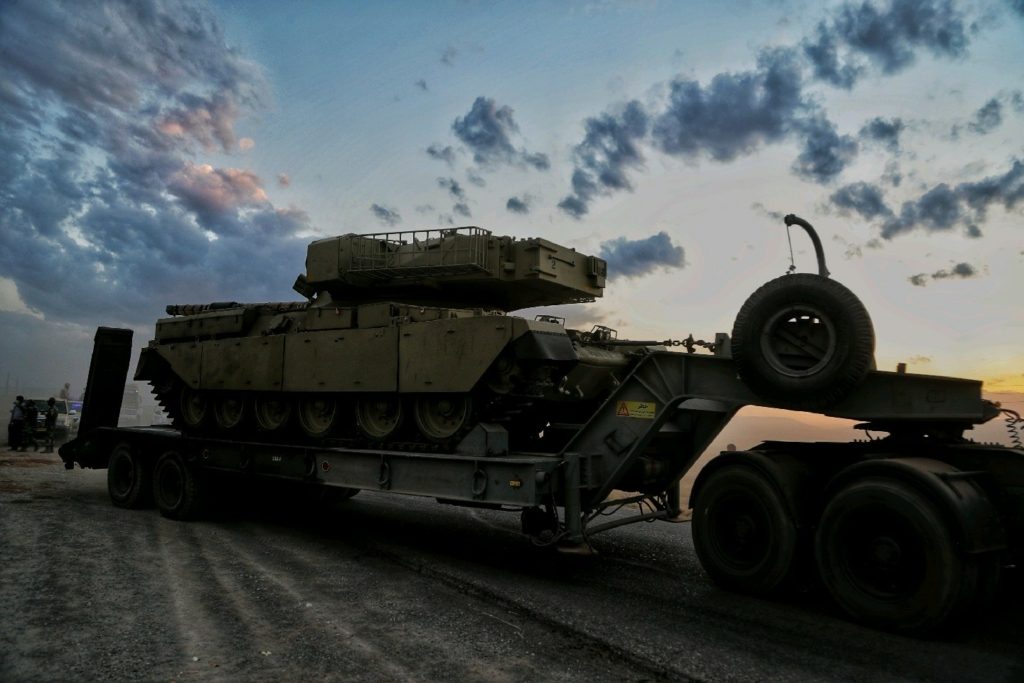 جانب من المناورات العسكرية الإيرانية الأخيرة على حدود أذربيجان/ الأناضول