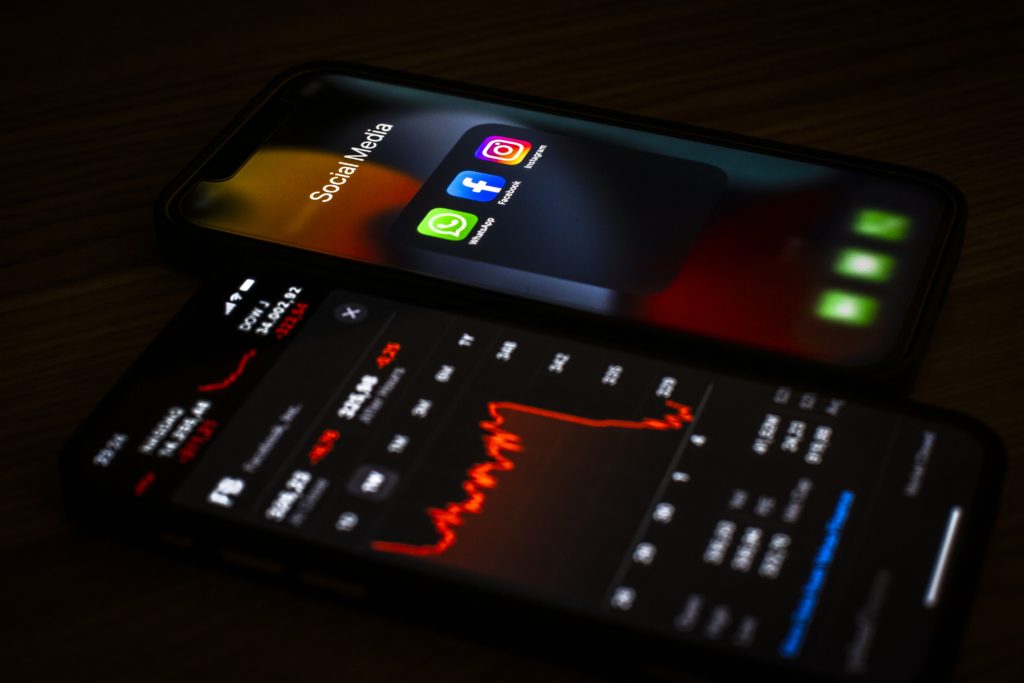 مؤشر "ناسداك" المجمع لأسهم التكنولوجيا في بورصة نيويورك هوى لأدنى مستوى في أكثر من 3 أشهر/ الأناضول