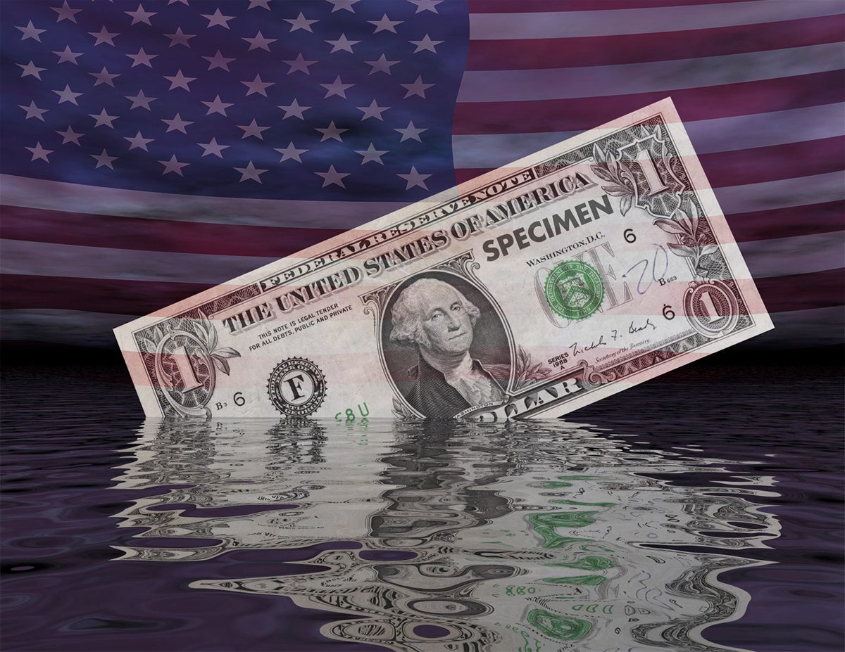 إدارة بايدن نجحت بتجنب الإغلاق الحكومي وخسارة المليارات.. لكنها قد تغرق بأزمة مالية وتجر العالم معها!