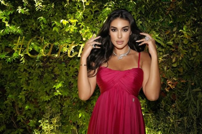 ياسمين صبري تظهر برفقة النجمة الإيطالية مونيكا بيلوتشي في إكسبو دبي (صور)