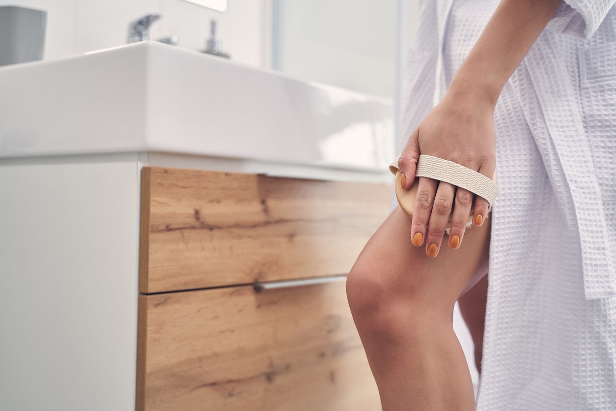 مشاكل وأسباب سواد الركبة