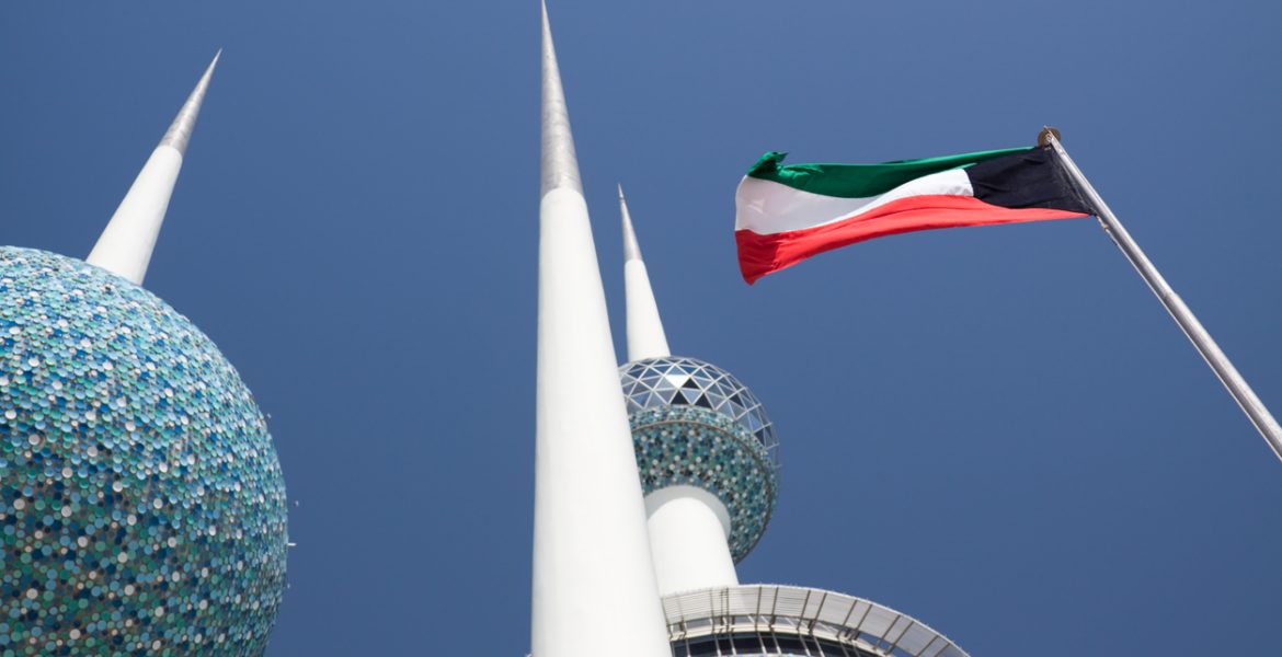 أكاديمي كويتي يثير الجدل بعرض مشاهد 