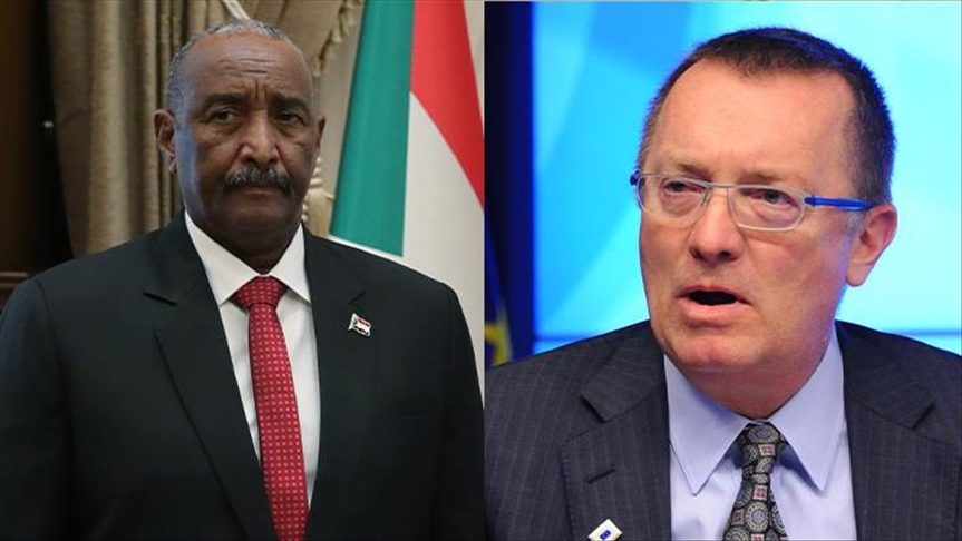 المبعوث الأمريكي للقرن الإفريقي جيفري فيلتمان، ورئيس مجلس السيادة السوداني عبد الفتاح البرهان/ الأناضول