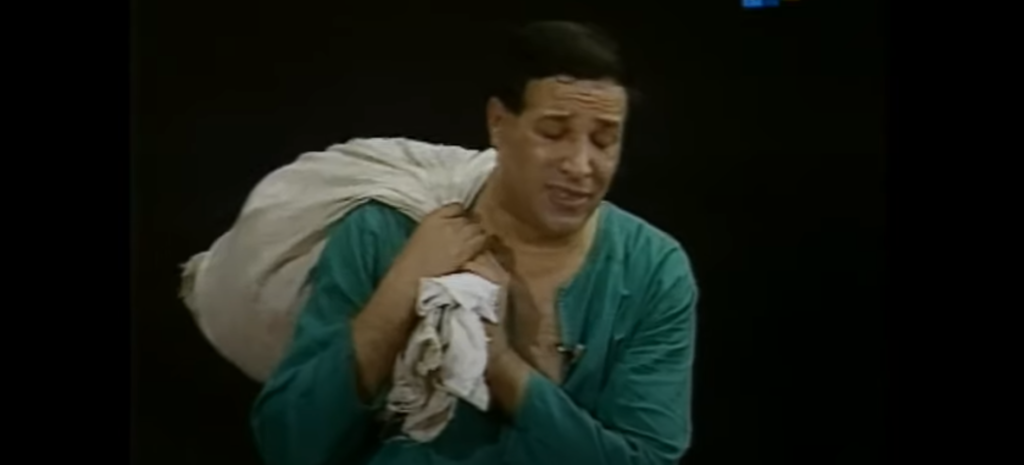 مشهد من مسرحية "كعبلون" بطولة الفنان سعيد صالح/ يوتيوب