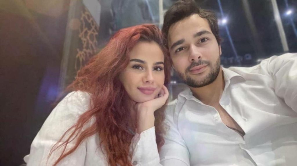 زوج منة عرفة يوضح قصده بعبارة