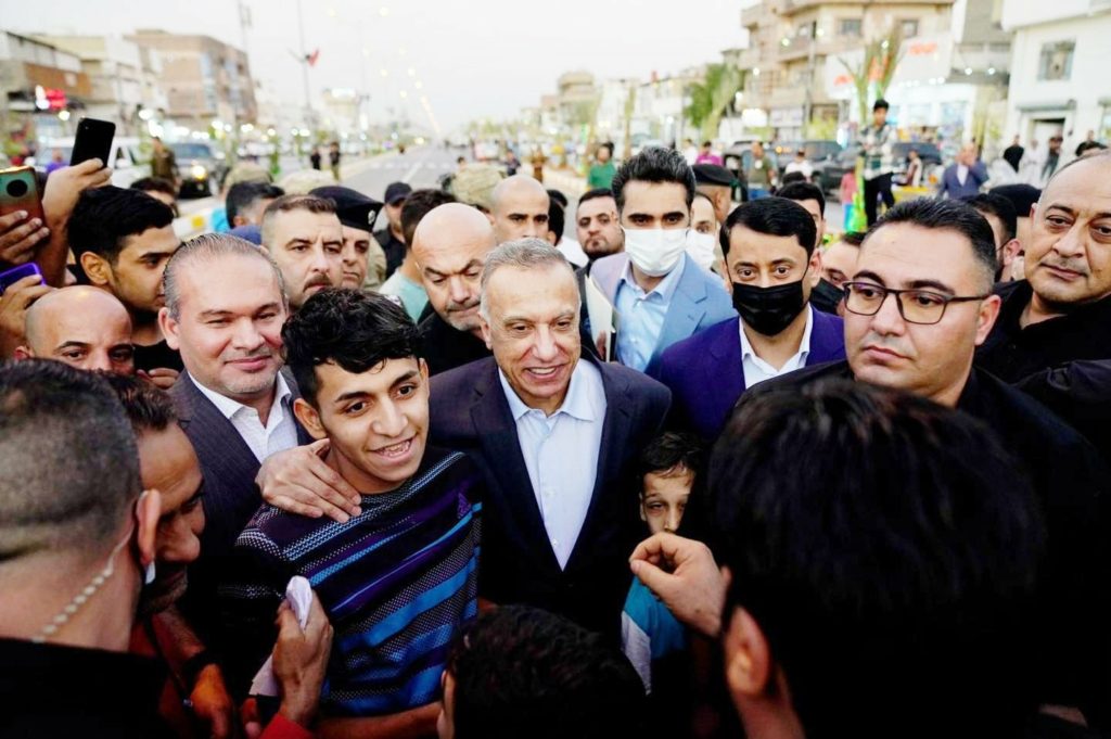 الكاظمي في مدينة الصدر العراقية - مواقع التواصل الاجتماعي