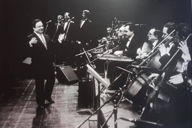 عائلته اكتشفت موهبته وهو رضيع، والشاعر البارودي منحه اسمه.. هكذا صار صباح فخري “قلعة حلب الثانية”