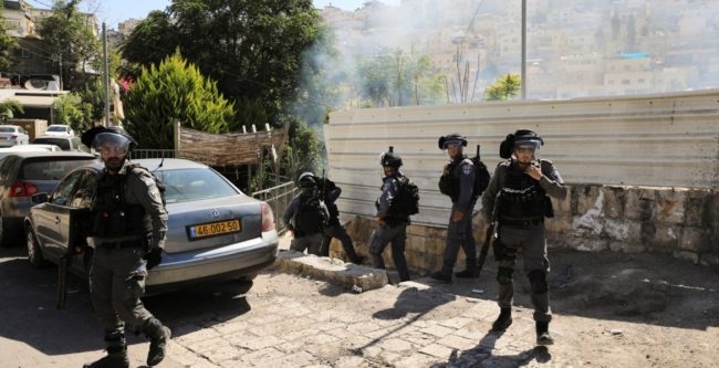 إسرائيل تعلن اعتقال أكثر من 50 ناشطاً من “حماس” بالضفة الغربية.. ادعت أنهم خططوا لـ”علميات تفجيرية”