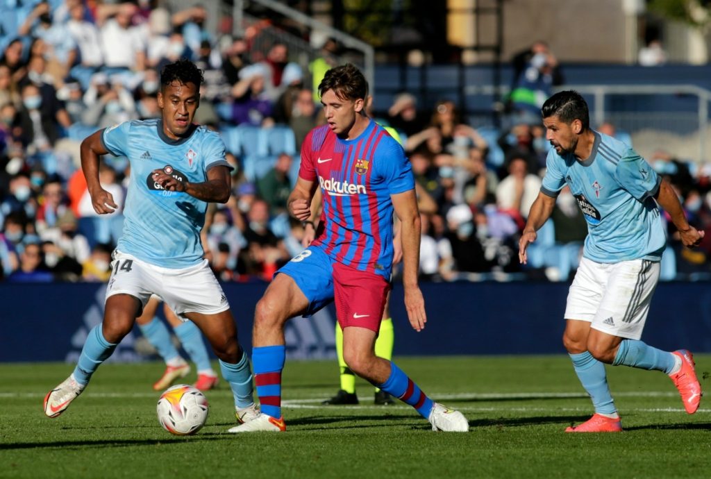 برشلونة تعادل مع سلتا فيغو بعد التقدم 3-0 (رويترز)