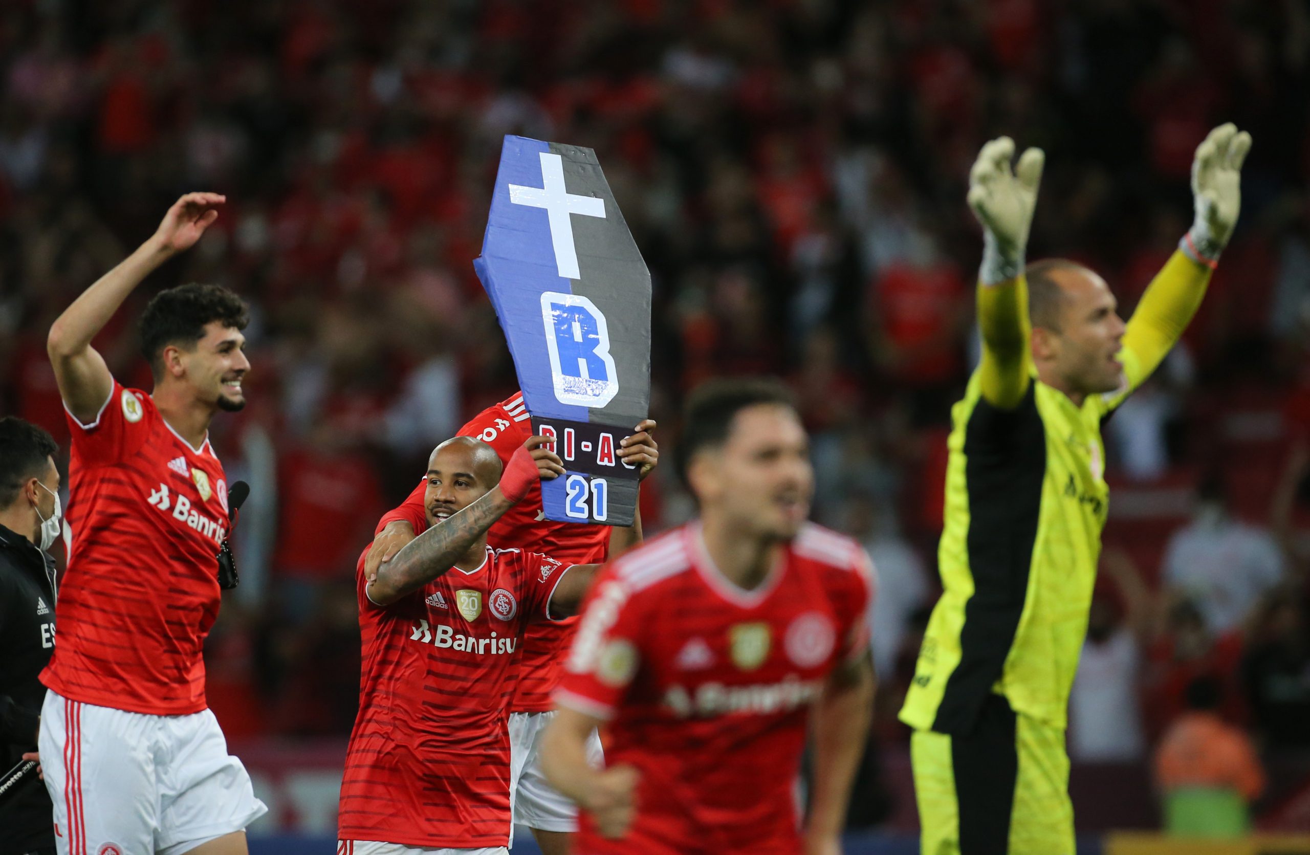 مباراة تتحول إلى ساحة حرب البرازيل (رويترز)