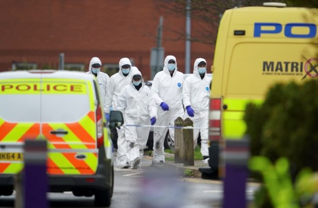 وصل بريطانيا كلاجئ.. منفذ تفجير ليفربول اعتنق المسيحية، والراهب الذي عمّده: “لا أعتقد أنه يدّعي الإيمان”