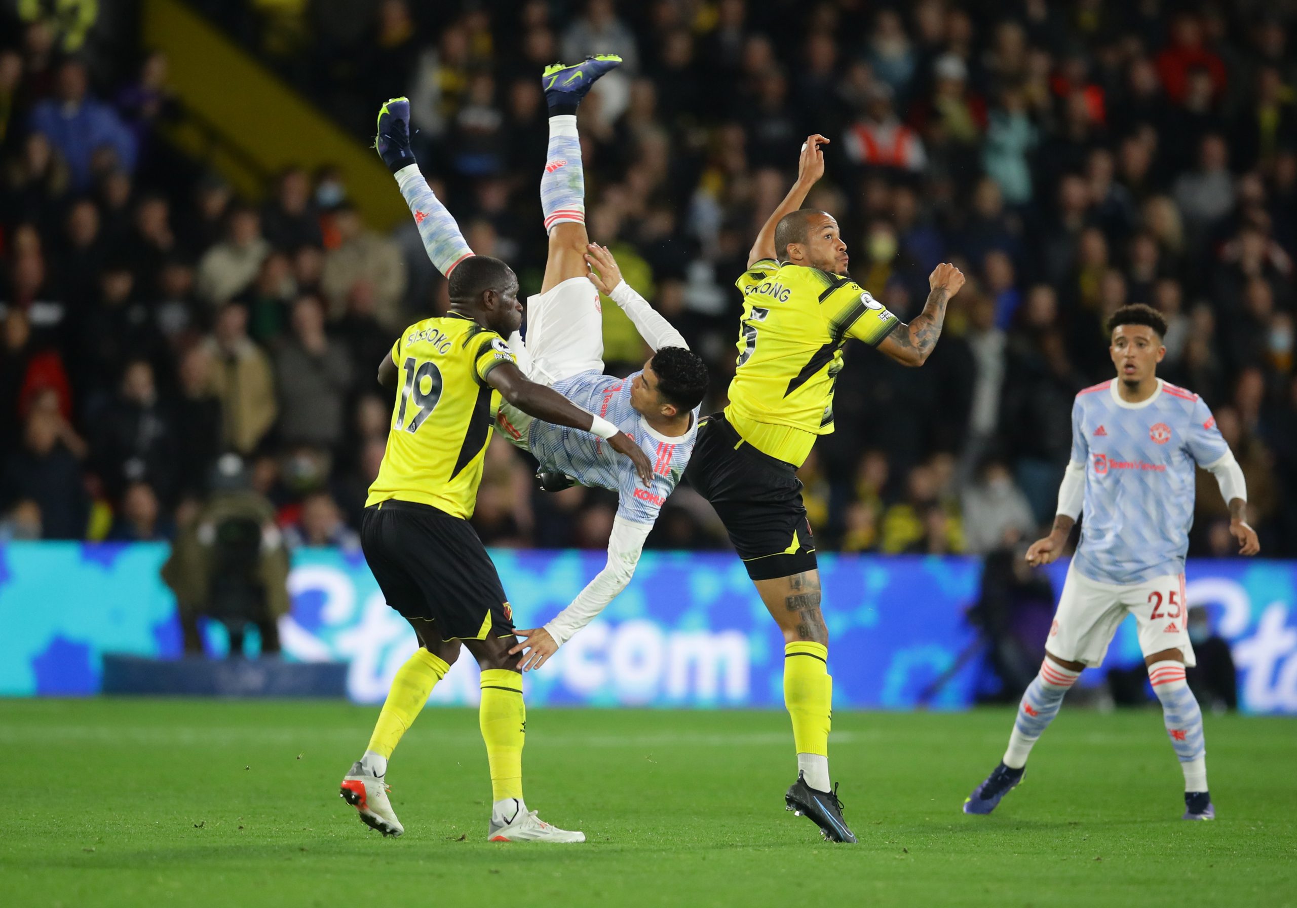 مانشستر يونايتد تعرض لخسارة قاسية أمام واتفورد (رويترز)