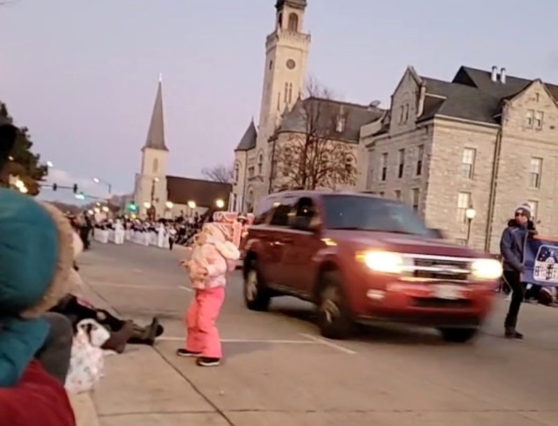 أمريكا سيارة تقتحم حفل