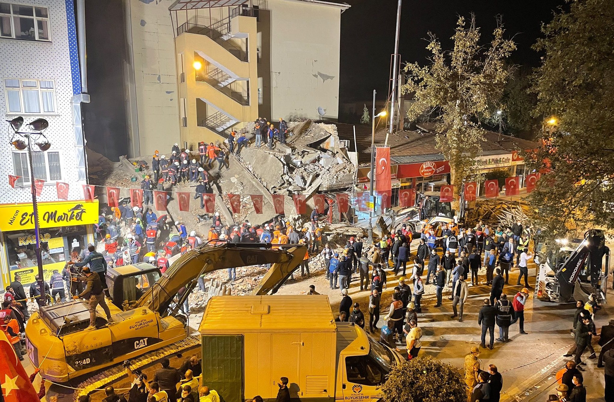 تركيا انهيار مبنى