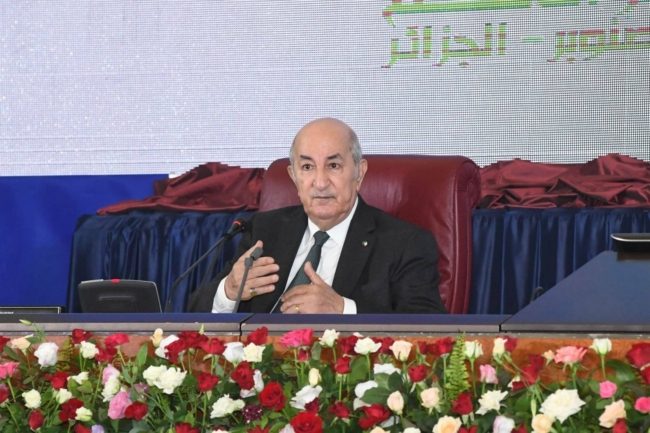 بسبب “خطأ فادح” خلال ممارسته مهامه.. الرئيس الجزائري يقيل وزير النقل