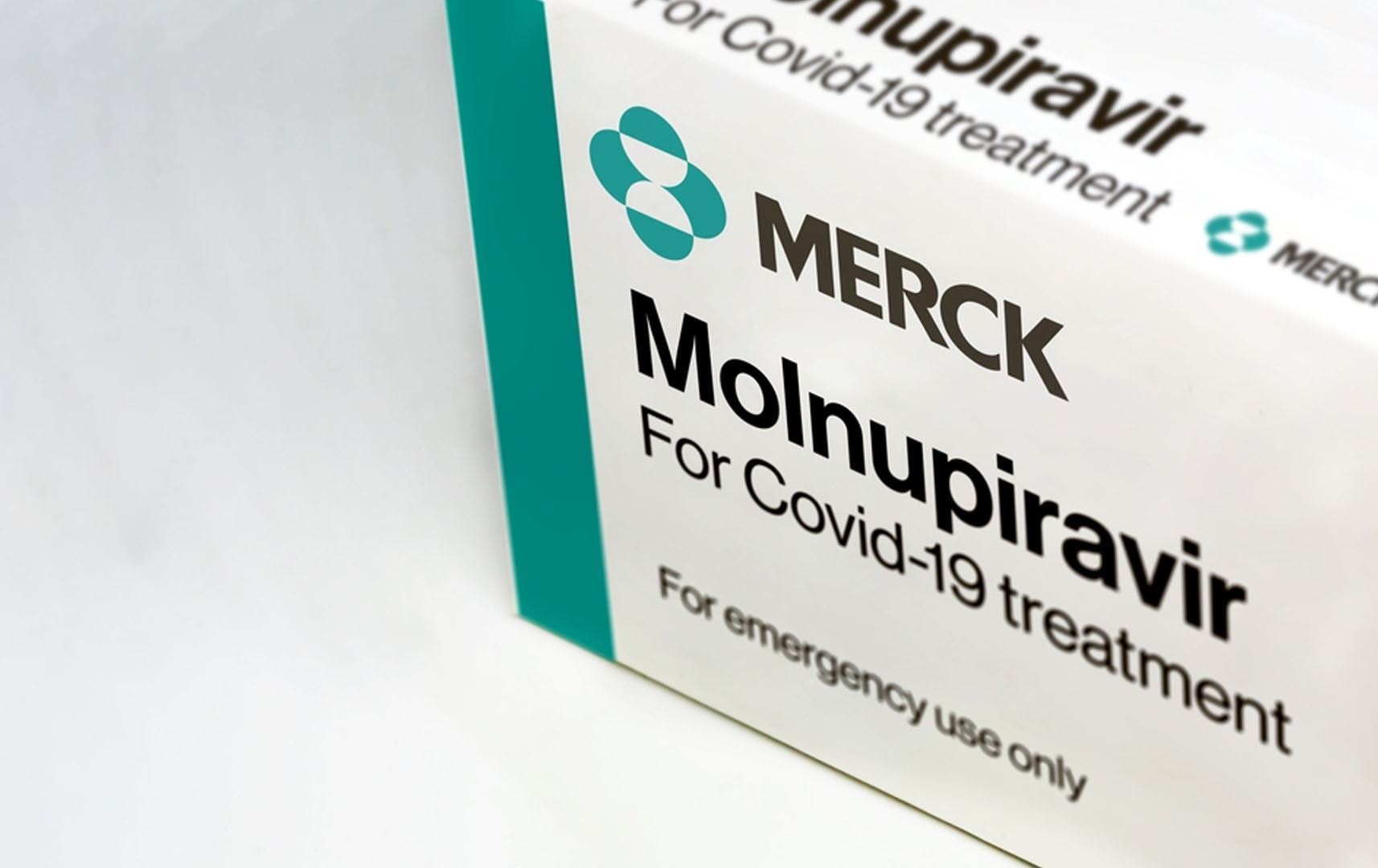ما دواء “ميرك” البريطاني المضاد لكورونا؟ 5 نقاط تشرح لك قصة أول علاج لكوفيد عن طريق الفم