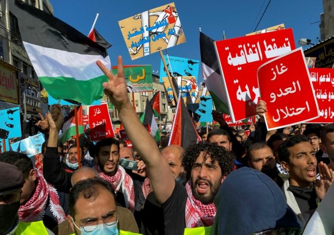 تجريم بريطاني لحماس يتبعه تطبيع مغربي فأردني.. هل يعد هذا انتصاراً إسرائيلياً؟!