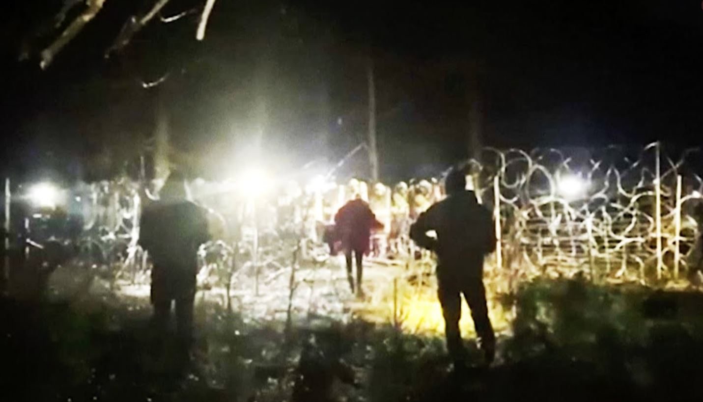 أم لاجئة طفل بولندا