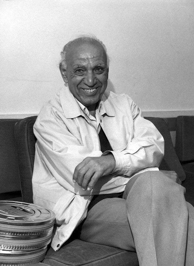 المخرج صلاح أبو سيف/ صورة أشيفية- تصوير: نبيل بطرس (مواقع التواصل)