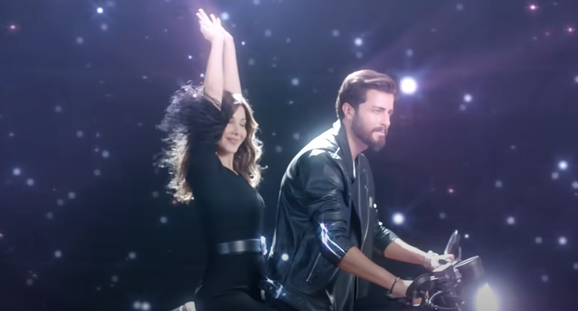 من هو مايكل كبابة الذي شارك نانسي عجرم كليب أغنية 150، وهل توجد قرابة بينهما؟