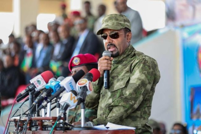 رغم إعلانه انتهاء الحرب وعدم سعيه لاحتلال تيغراي.. لماذا يواصل آبي أحمد قصف مناطق خصومه المأهولة بالمدنيين؟