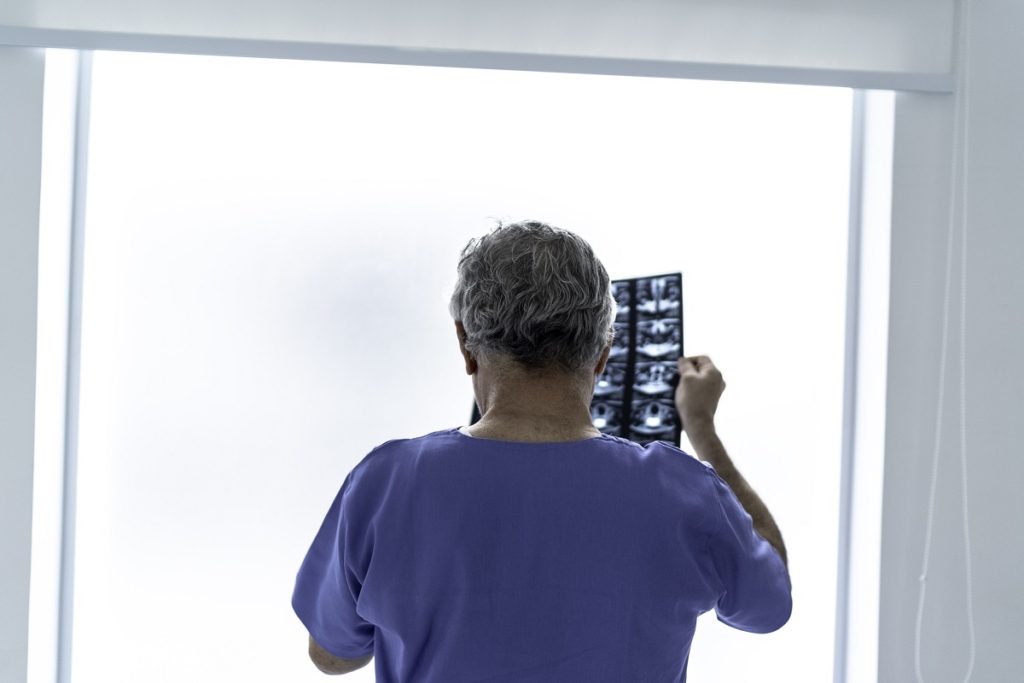 الطب طبيب مزيف