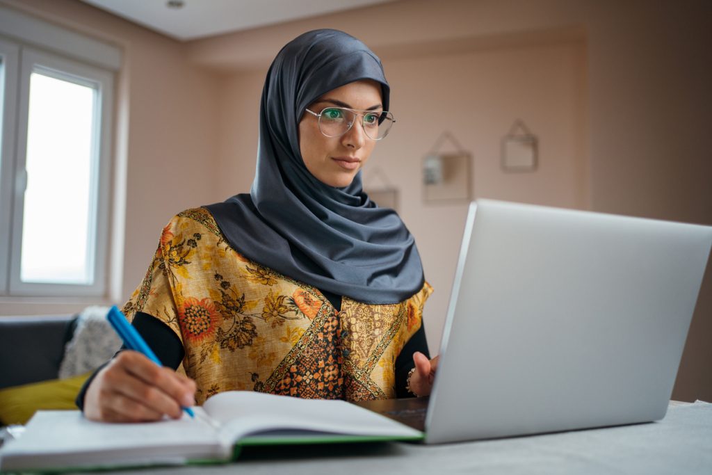 المرأة طمس أنوثتها