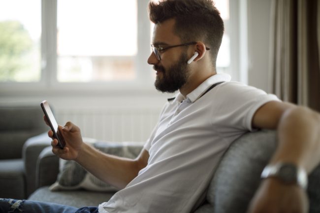 حيل غير معروفة يمكن أن تفعلها السماعات اللاسلكية AirPods