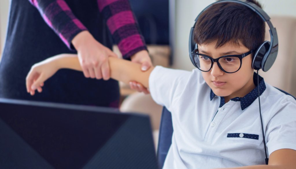 كيف ننقذ أطفالنا من إدمان الإنترنت واستخدام الأجهزة الإلكترونية؟/ Istock