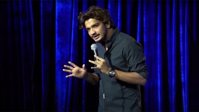 فنان مسلم بالهند يعتزل التمثيل بعد تهديدات جماعات هندوسية.. أجبروه على إلغاء 12 عرضاً في شهرين