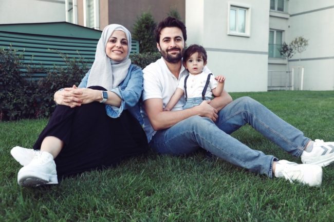 أنجبته من قلبي.. بعد بحث دام سنتين قصتي في تبنّي طفل وكيف أزلت الحرج الشرعي؟