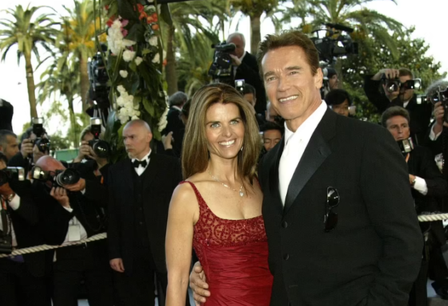 بعد معركة قضائية دامت 10 سنوات.. نجم هوليوود أرنولد شوارزنيغر ينفصل رسمياً عن زوجته السابقة “شرايفر”