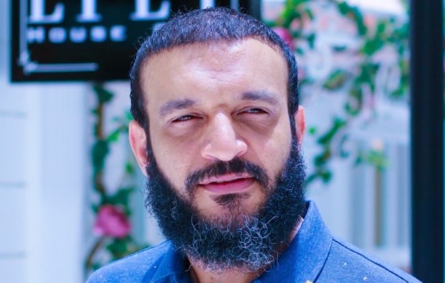 الأمن المصري يعتقل والد اليوتيوبر المعارض عبد الله الشريف بعد بثّه تسريباً أثار ضجة واسعة