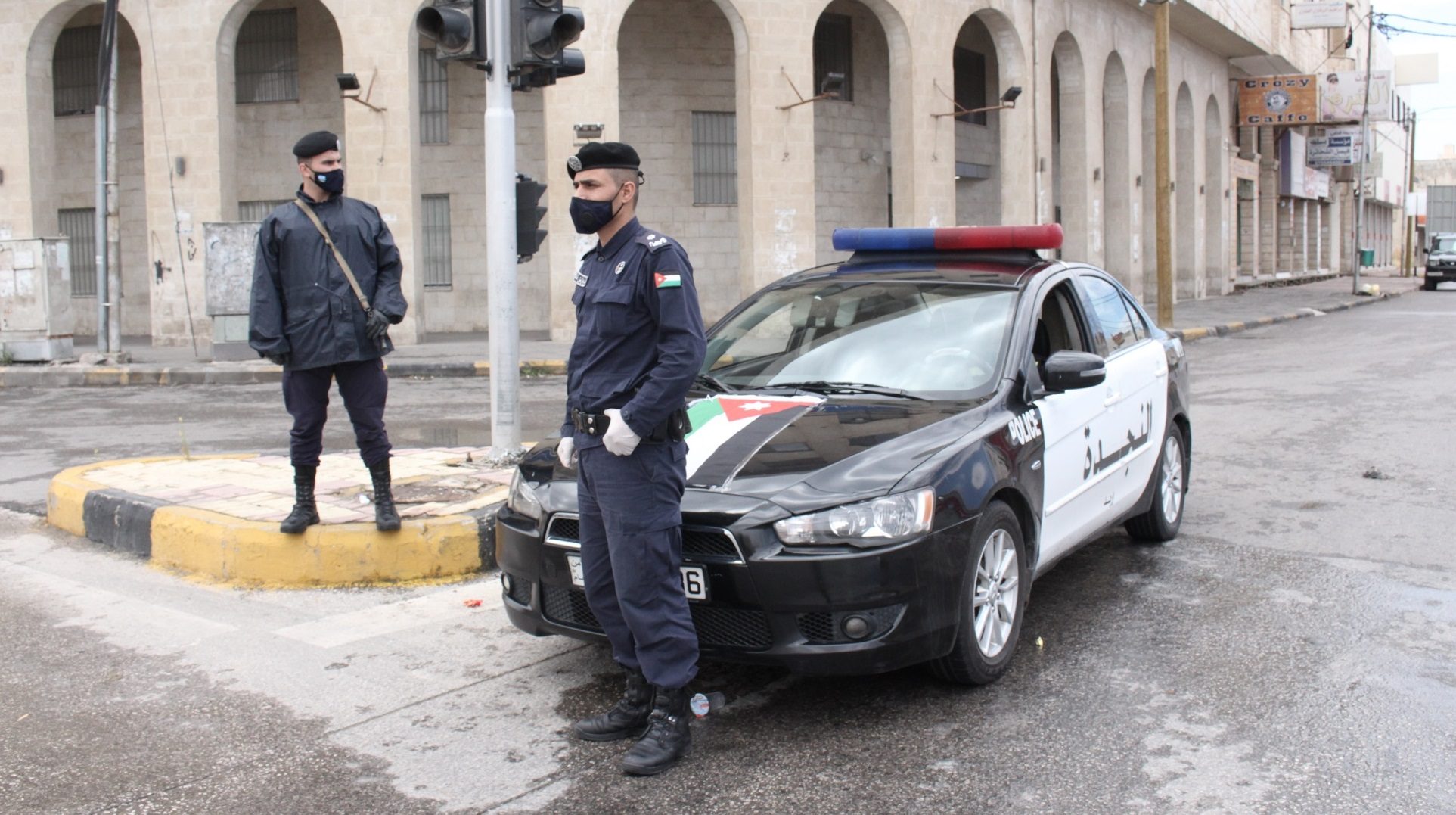 رفضت الزواج منه فطعنها 15 مرة بالشارع! رجل يقتل سورية بالأردن ويتركها مضرجة بدمائها ويثير غضباً