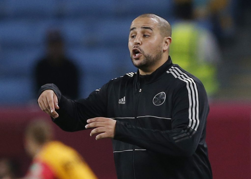 مجيد بوقرة مدرب منتخب الجزائر للمحليين (رويترز)