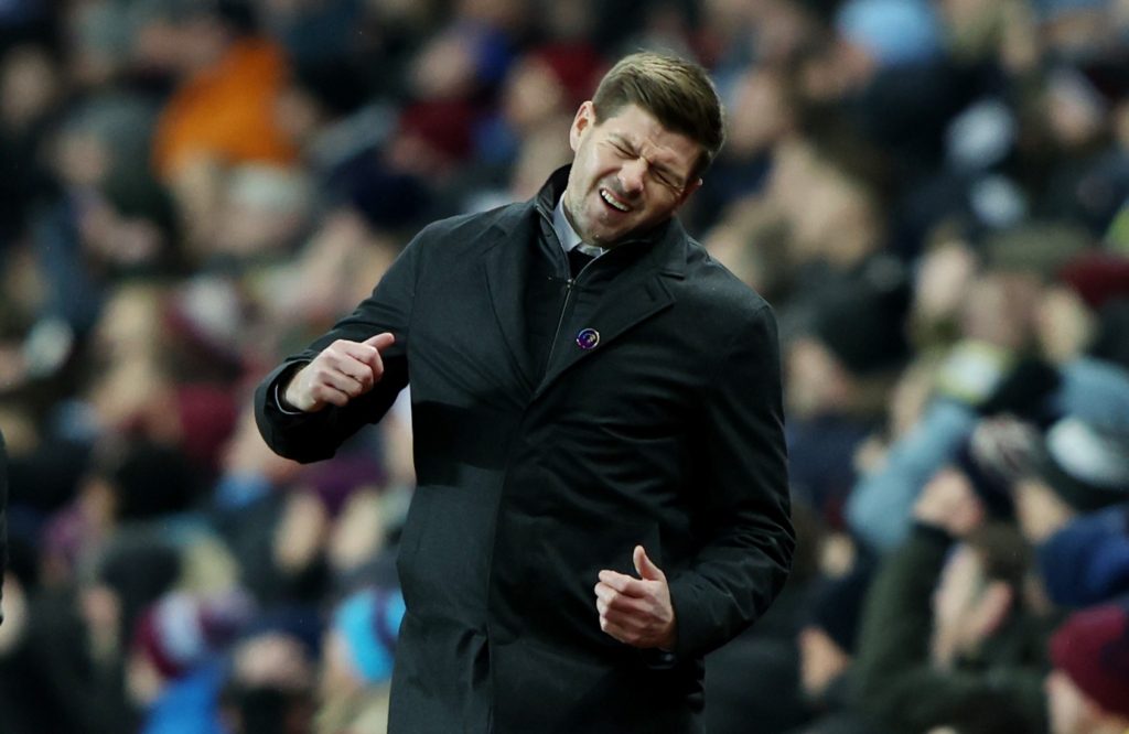 ستيفن جيرارد مدرب أستون فيلا (رويترز)