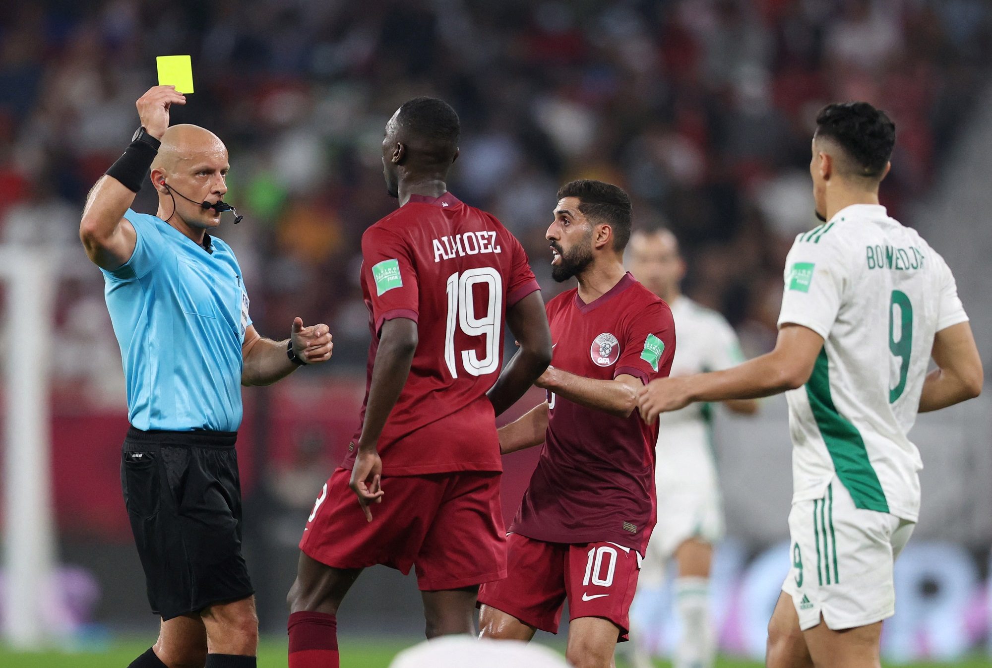 حكم مباراة الجزائر وقطر كاس العرب