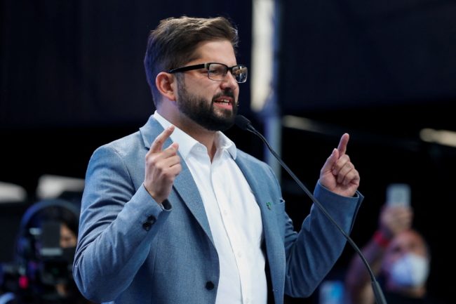 تشيلي تنتخب رئيساً هو الأصغر سناً بتاريخ البلاد! تغلّب على اليمين المتطرف لأول مرة منذ 1990