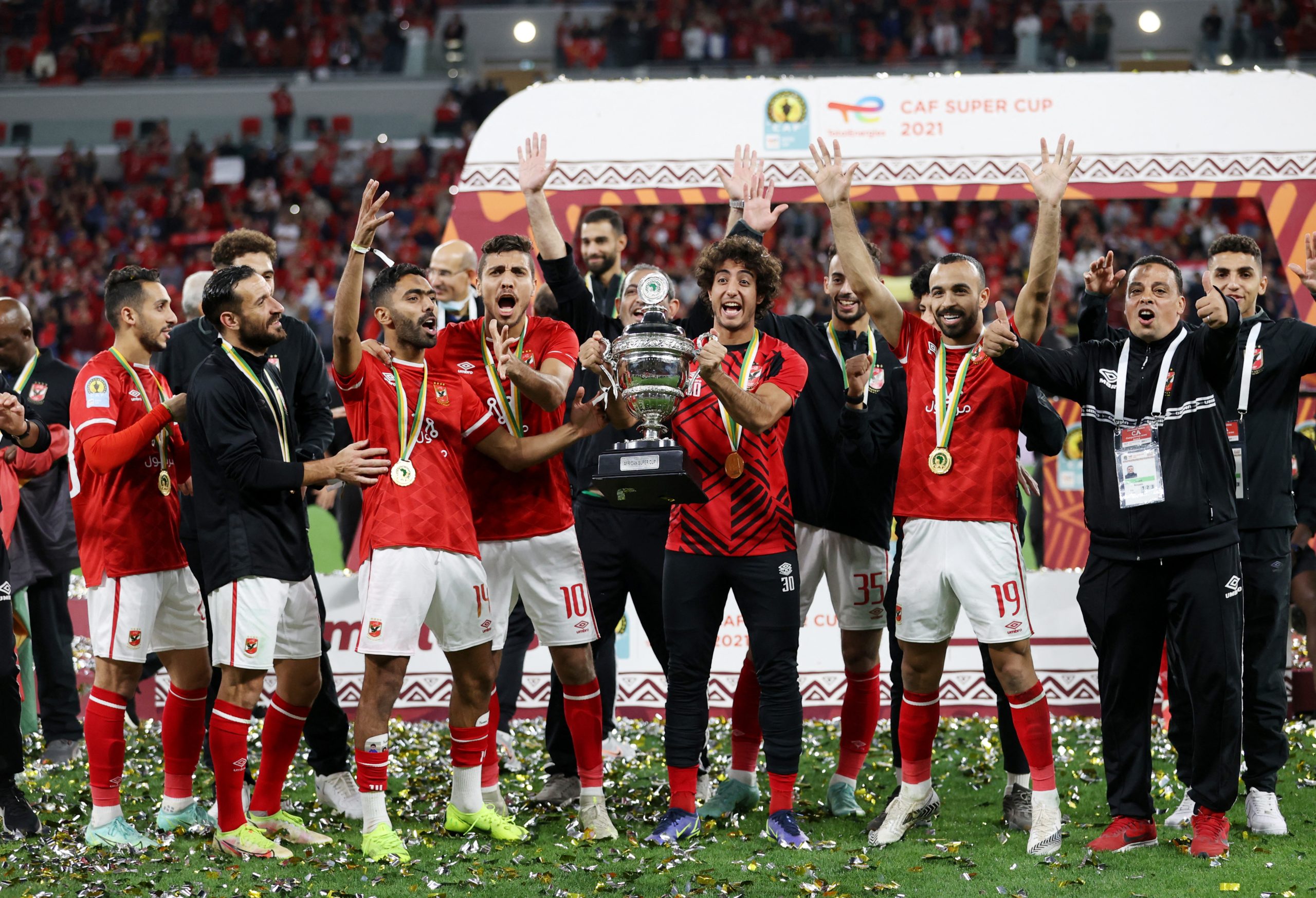 الأهلي حصد كأس السوبر الإفريقي للمرة الثامنة (رويترز)