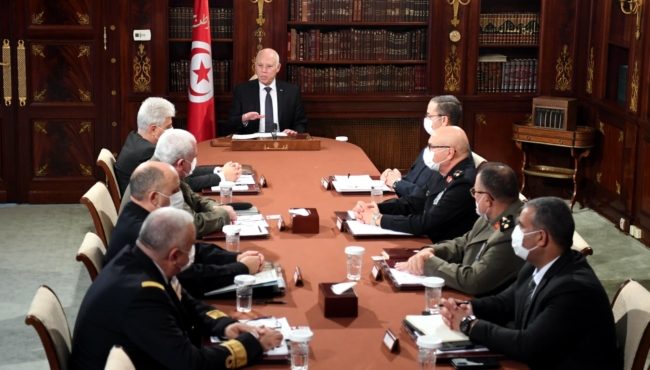 أمريكا تهدد بعقوبات على تونس.. قيس سعيّد ينتظر تقريراً للكونغرس حول وضع بلاده