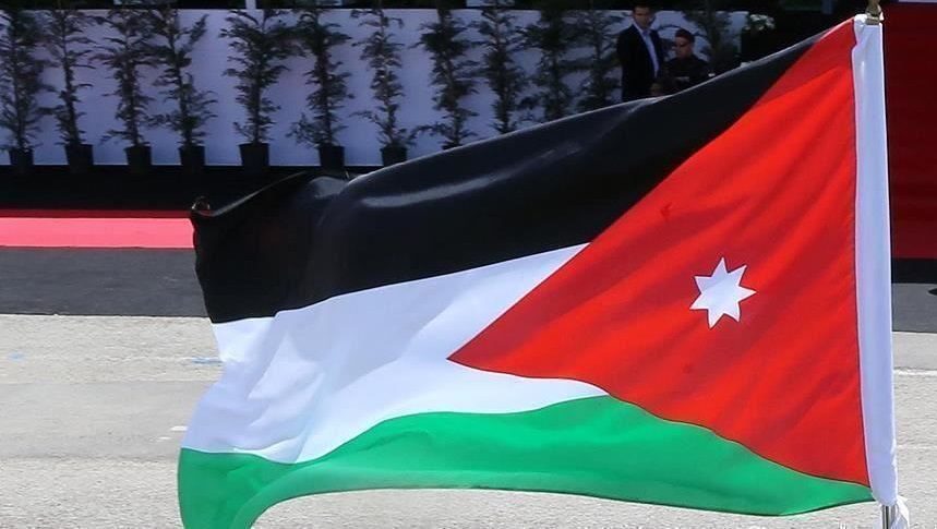 أردنية تدعم والدها "معلّم الشاورما" بمنشور فلبّى نداءها العشرات (فيديو)