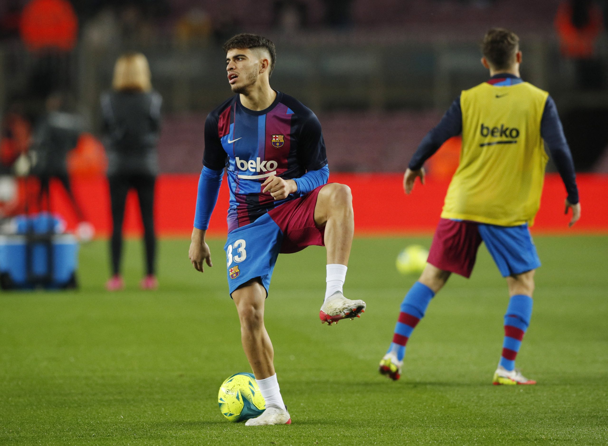 يوفنتوس يخطط لضم المغربي الزلزولي من برشلونة (رويترز)