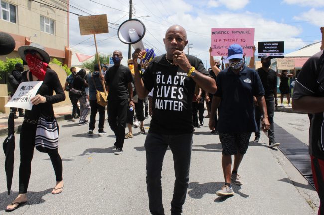 كيف ألهمت حركة “حياة السود مهمة” أبناء جمهورية باربادوس للاستقلال عن التاج الملكي البريطاني؟