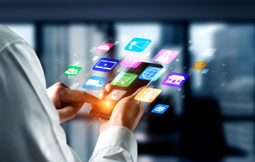 iStock/ التطبيقات الأكثر تحميلاً على الهواتف في 2021