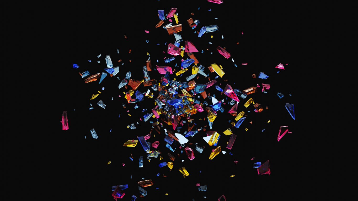 أصوله غامضة وكان يعتبر كنزاً في مصر القديمة.. عن تاريخ صنع الزجاج الذي يعود لـ3500 عام