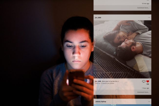 من مقالب الخيانة إلى تحديات الإندومي.. لماذا أنت المسؤول الأول عن انتشار المحتوى التافه؟