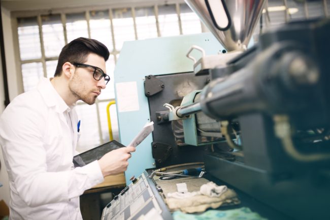 طلاء يحارب الاحتباس الحراري وجهاز يكشف رائحة الجسم.. اختراعات غريبة لا نعتقد أنك سمعت بها