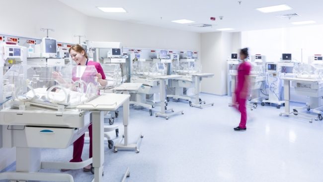 أدنى معدل للنمو السكاني بأمريكا منذ تأسيسها.. كورونا وتقليص الهجرة تسببا في خفض المواليد بأرقام قياسية