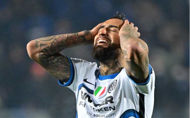 قاضٍ إيطالي يلغي نتيجة مباراة في “الكالتشيو”.. أمر بإعادتها في تاريخ لاحق وسحب 3 نقاط من إنتر ميلان